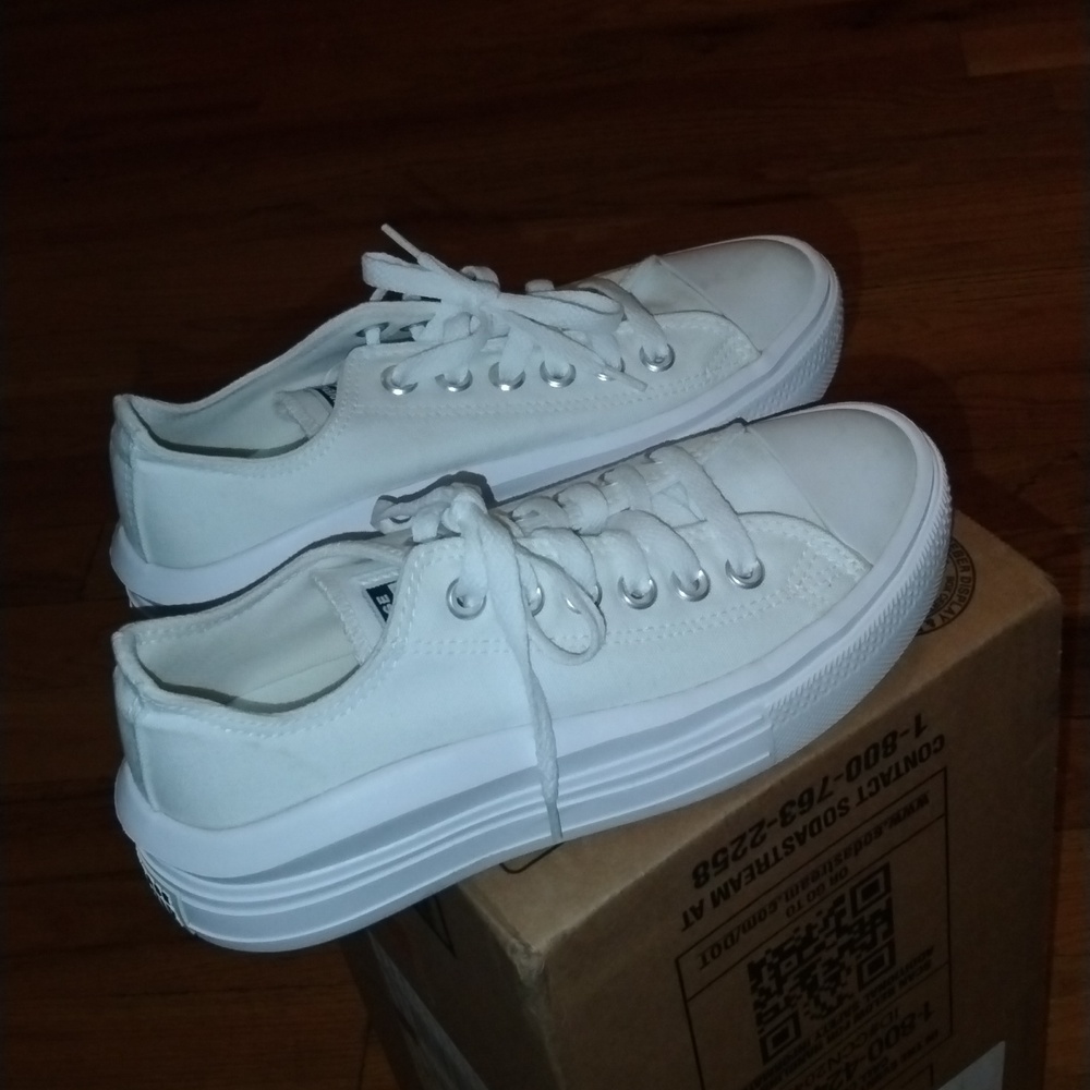 Converse all star sneakers